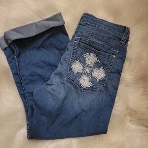 Uknighted Elegant Blue Women's Cropped Capri Jeans with Lace Detail Plus Size